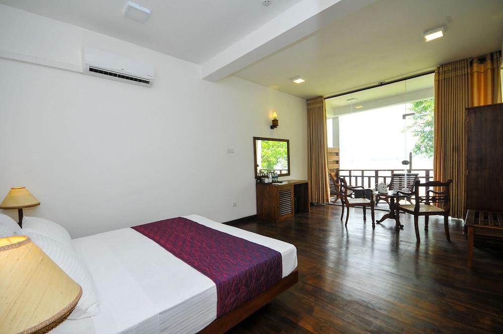 Yala Oga Reach Hotel 티사마하라마 외부 사진
