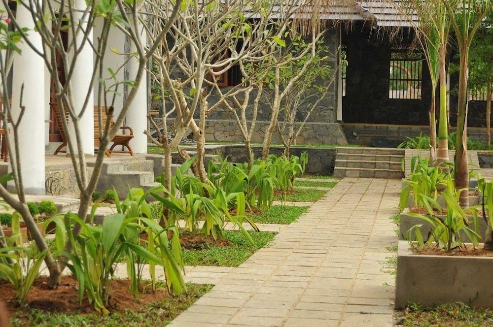 Yala Oga Reach Hotel 티사마하라마 외부 사진