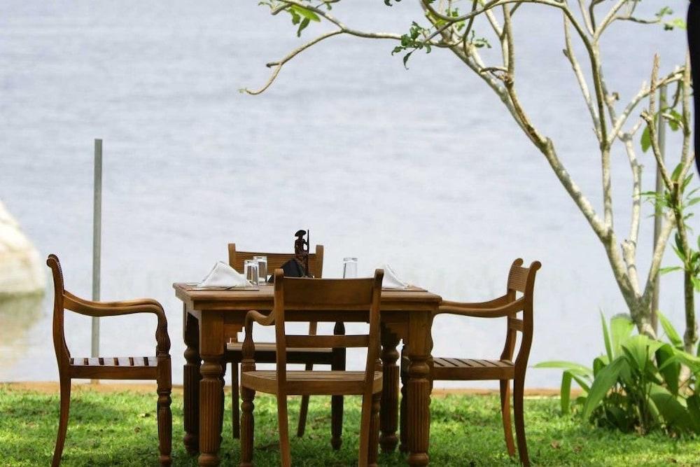 Yala Oga Reach Hotel 티사마하라마 외부 사진