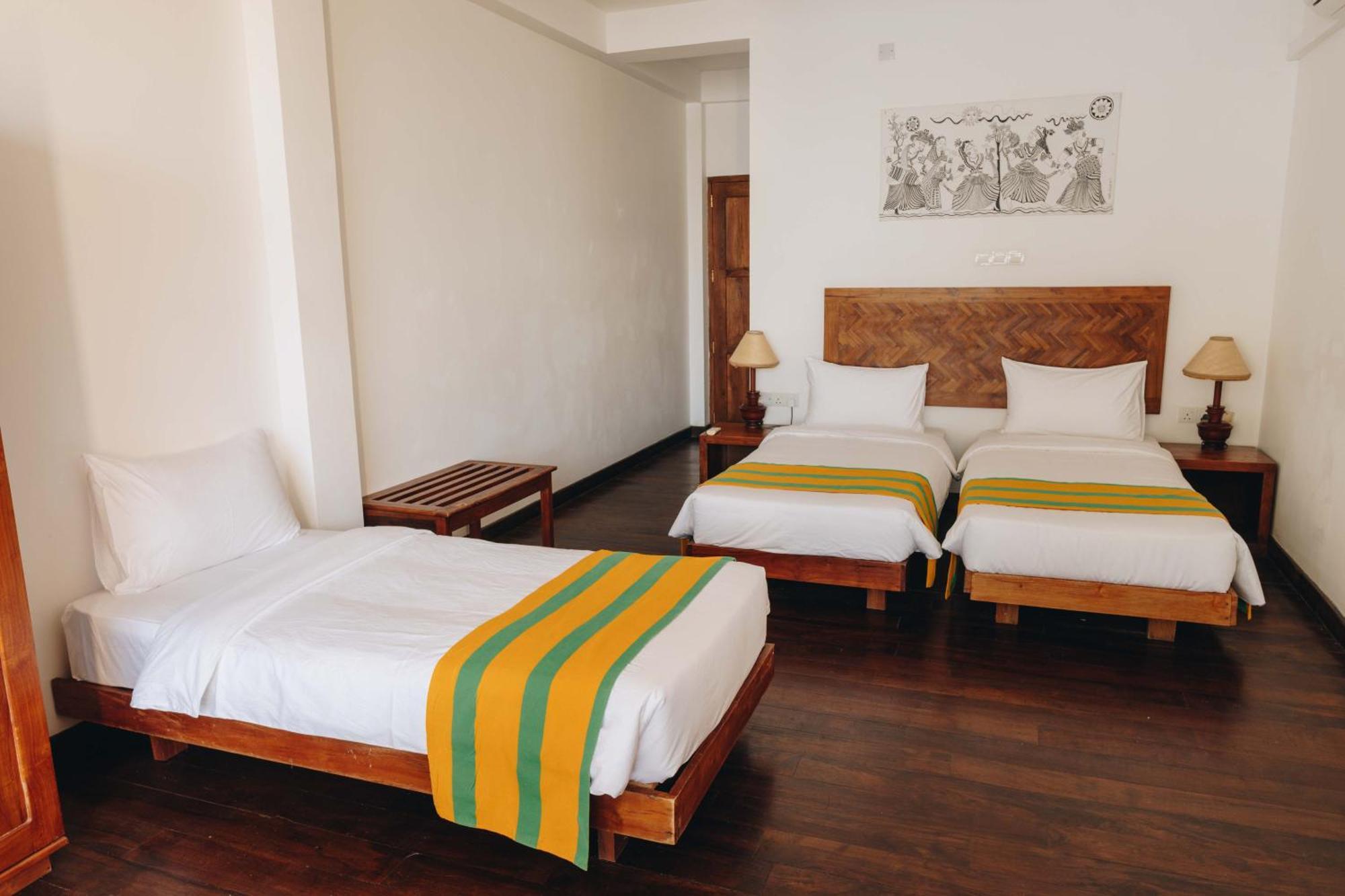Yala Oga Reach Hotel 티사마하라마 외부 사진