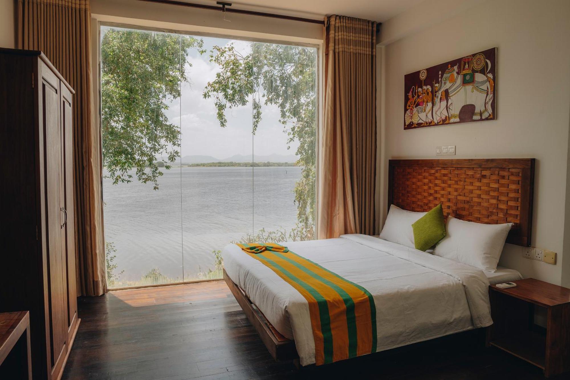 Yala Oga Reach Hotel 티사마하라마 외부 사진