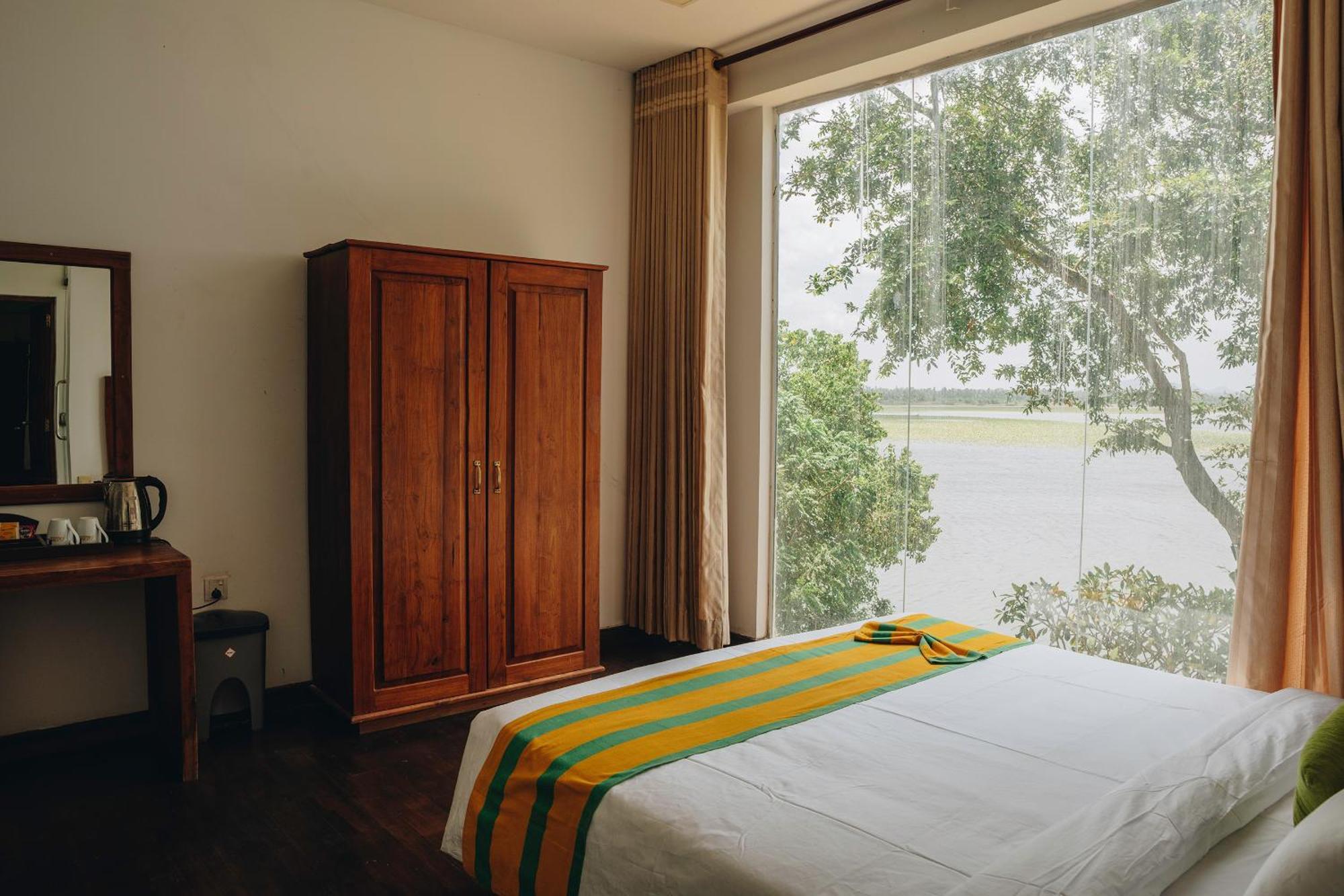 Yala Oga Reach Hotel 티사마하라마 외부 사진