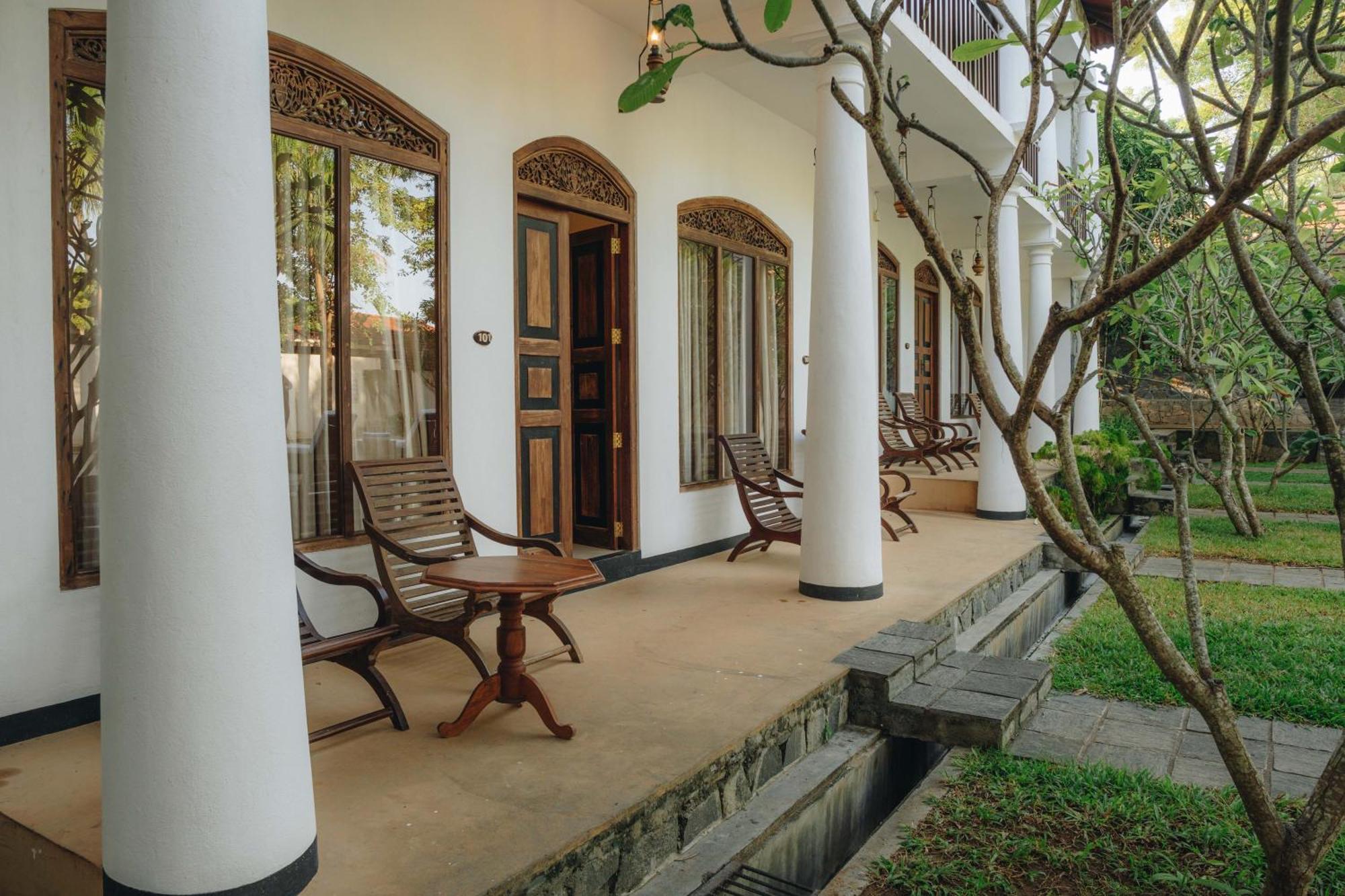 Yala Oga Reach Hotel 티사마하라마 외부 사진