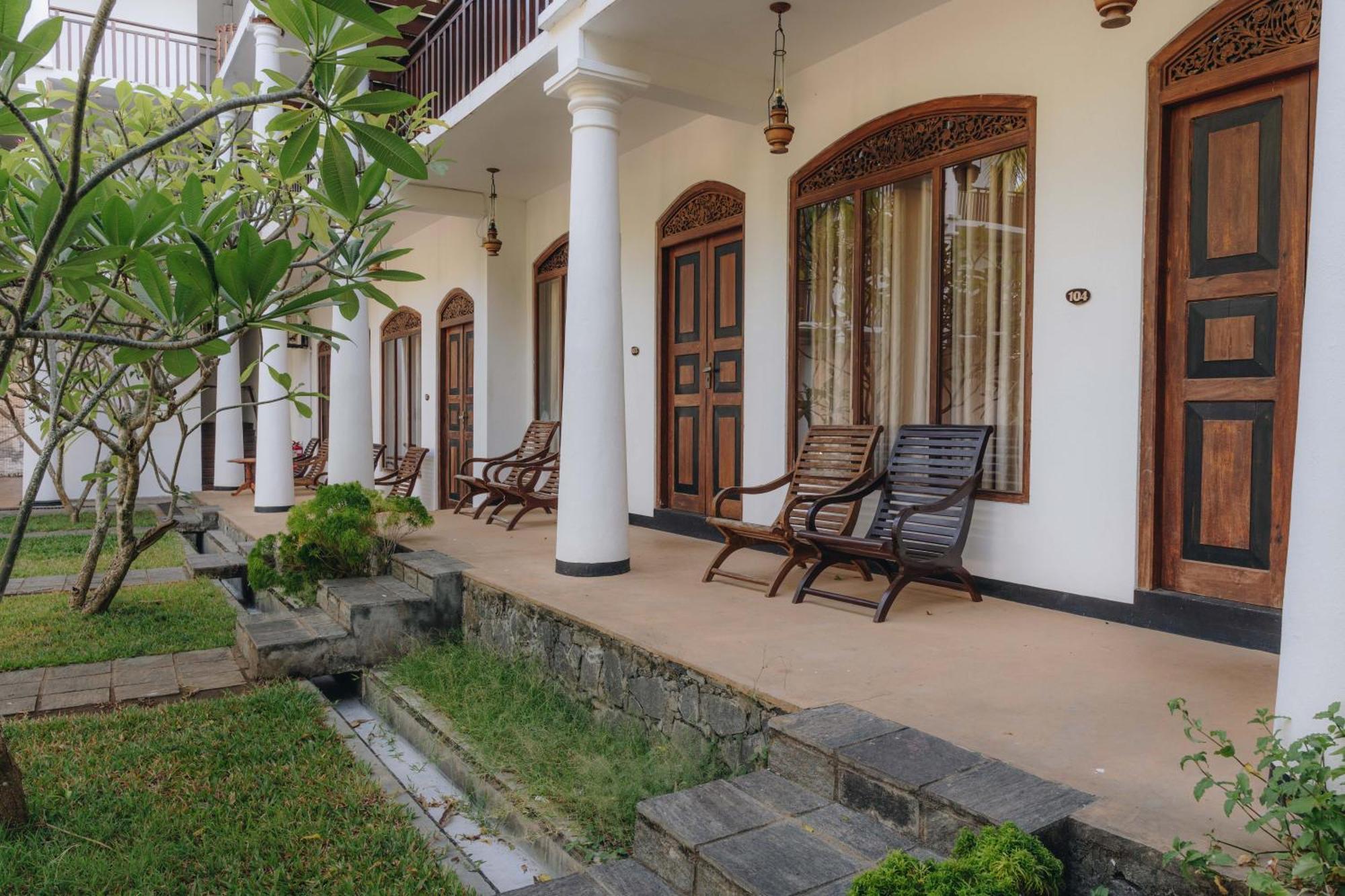 Yala Oga Reach Hotel 티사마하라마 외부 사진