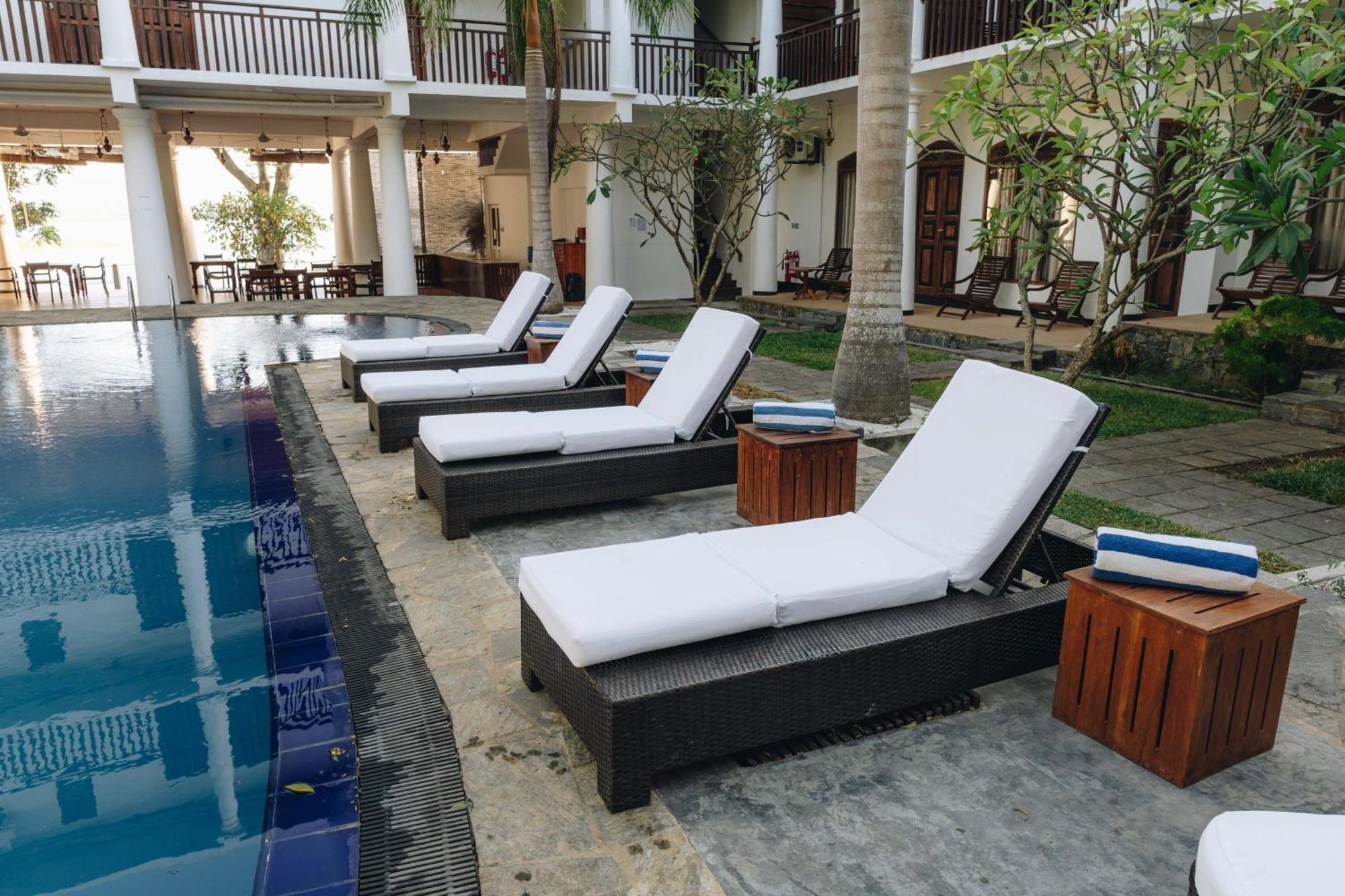 Yala Oga Reach Hotel 티사마하라마 외부 사진