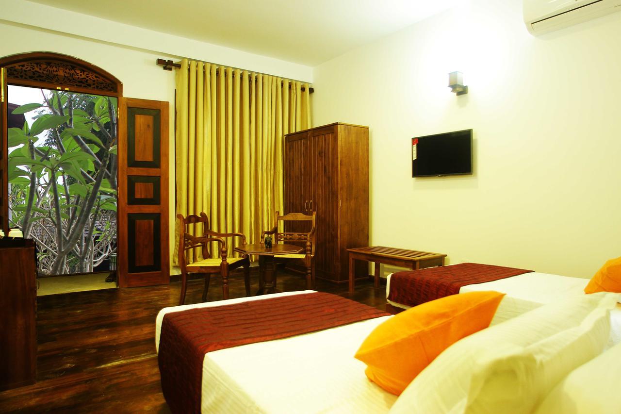 Yala Oga Reach Hotel 티사마하라마 외부 사진