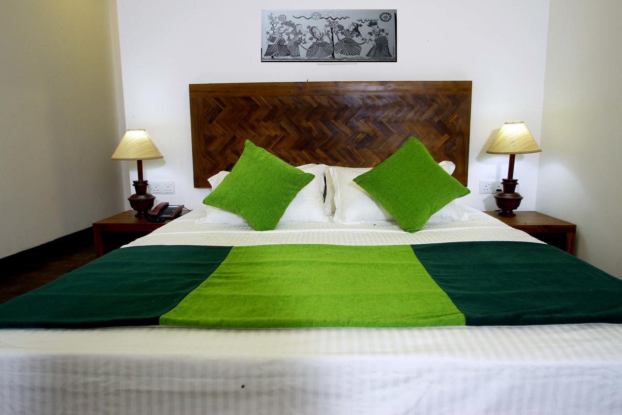 Yala Oga Reach Hotel 티사마하라마 외부 사진