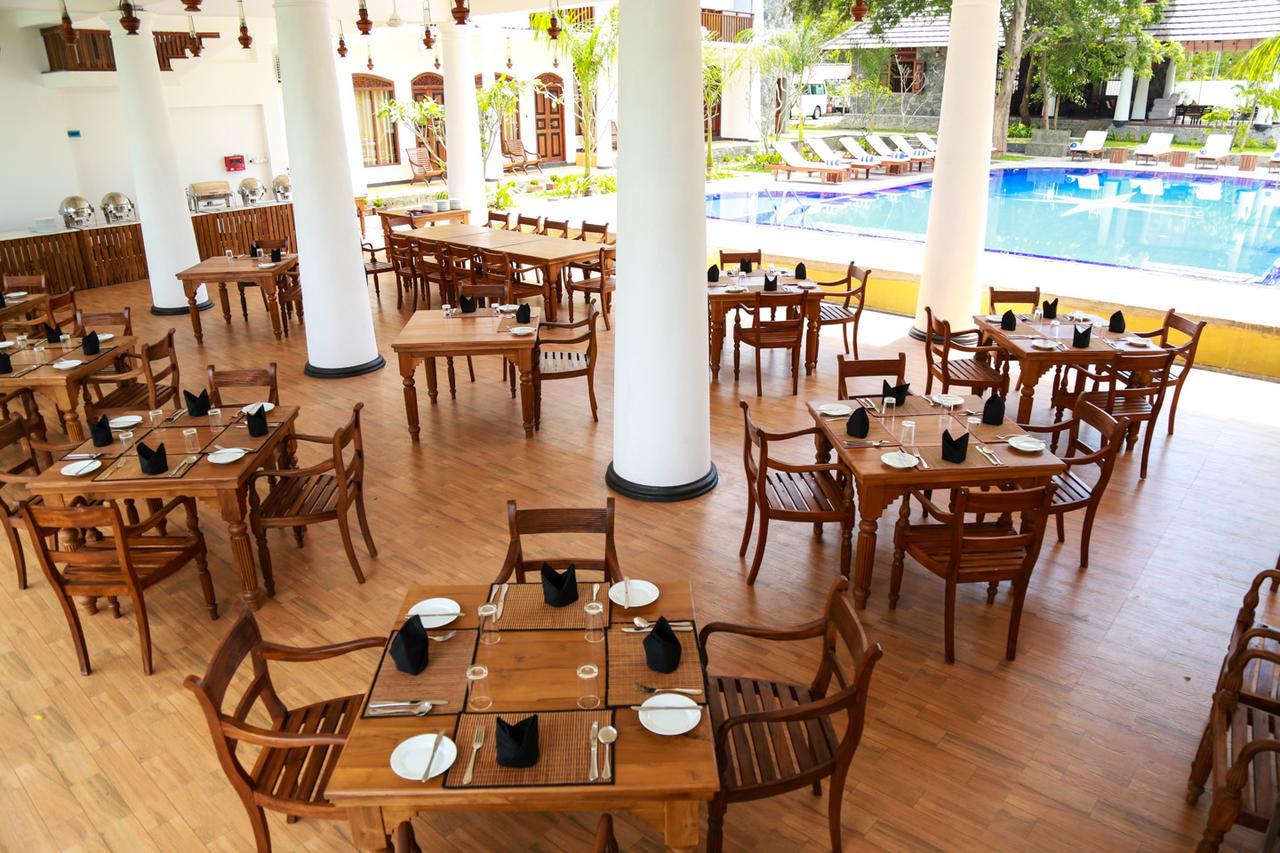 Yala Oga Reach Hotel 티사마하라마 외부 사진